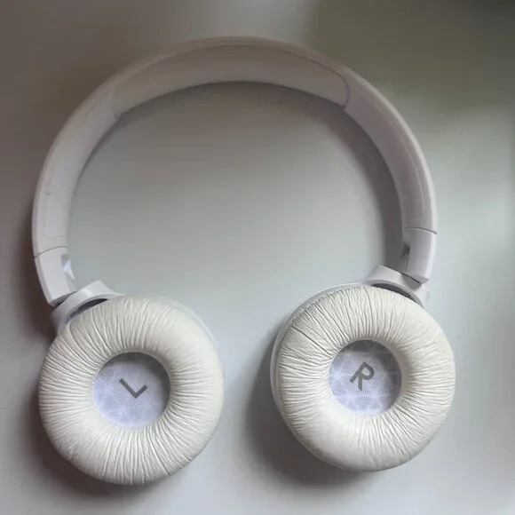 JBL Tune 520BT Wireless Bluetooth On-Ear Headphones With Built-In Microphone